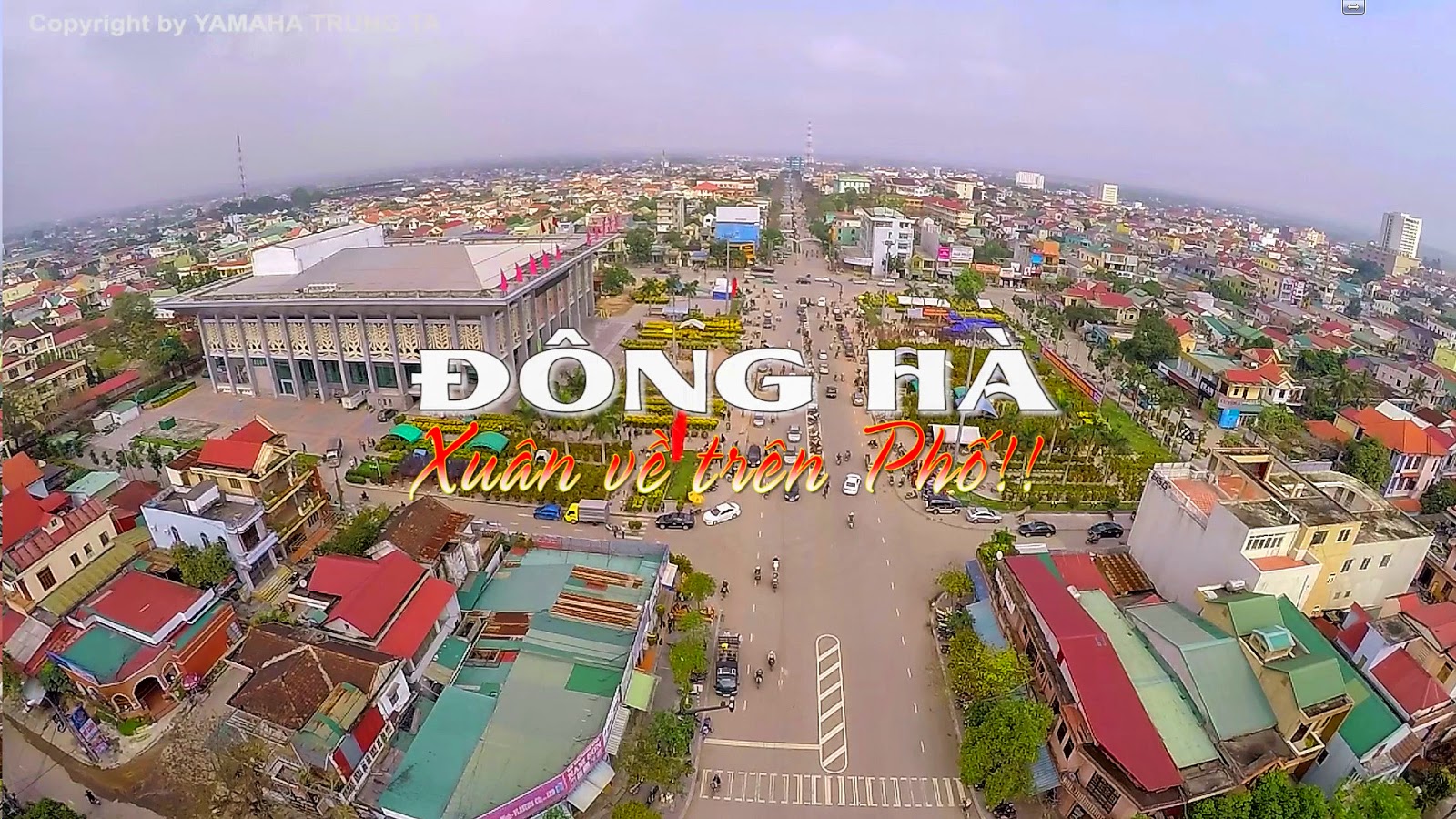 video-dong-ha-xuan-ve-tren-pho