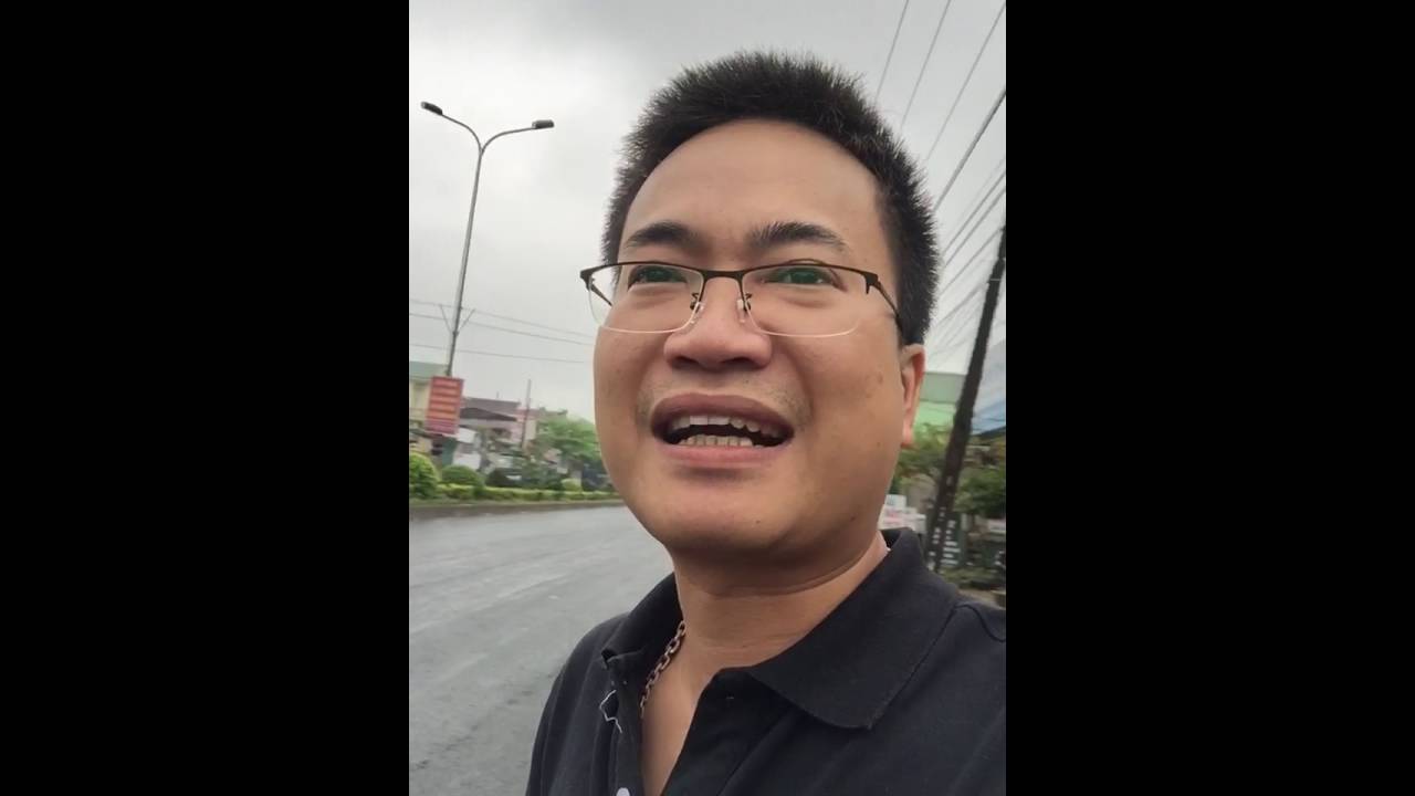Kinh nghiệm qua đường an toàn tại Việt Nam siêu hài 😂